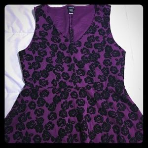 SOLD EUC Torrid fuchsia roses peplum top size 1